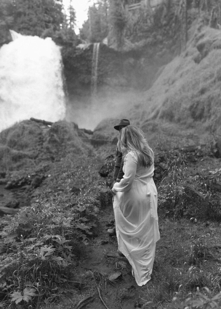 Sahalie Falls Elopement Couple Taking Photos 