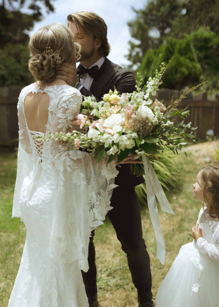 couples first look for their Redwoods Oregon elopement 