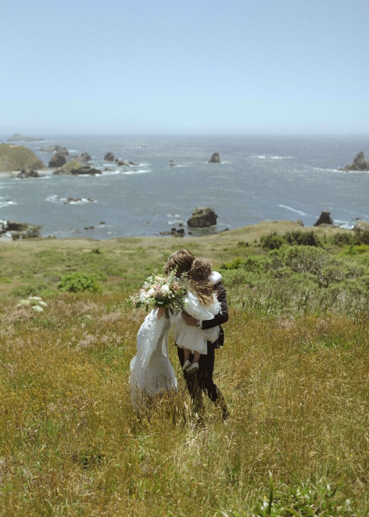 couple saying their vows for their Redwoods Oregon elopement 