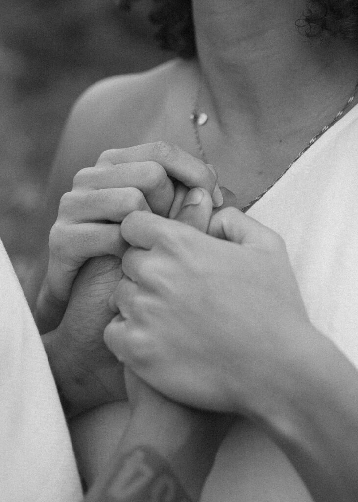 couple posing for their Washington couples photos