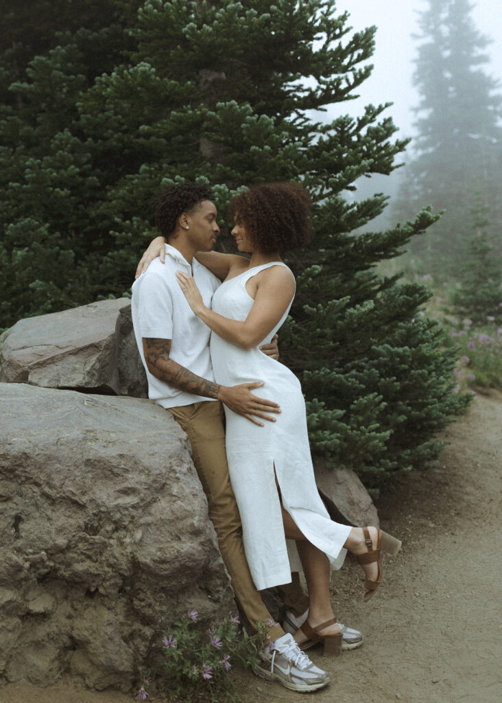 couple posing for their Washington couples photos