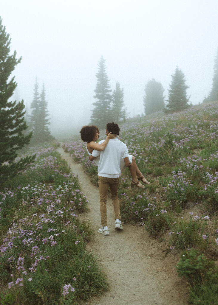 couple posing for their Washington couples photos