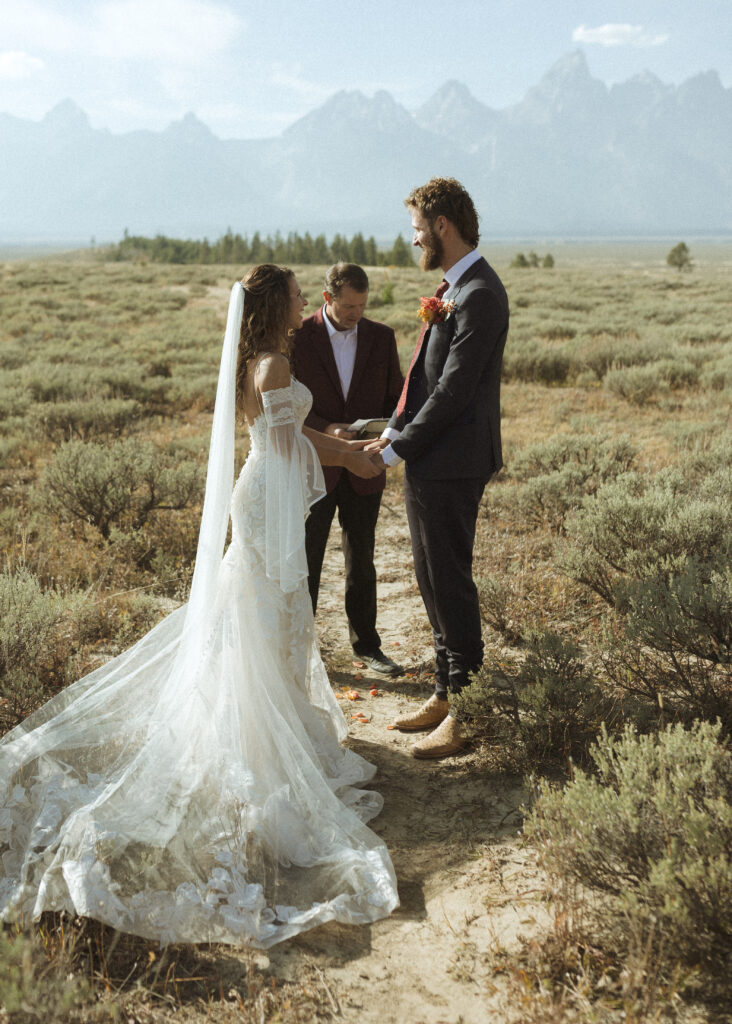 bride and groom's wedding ceremony in the Tetons 