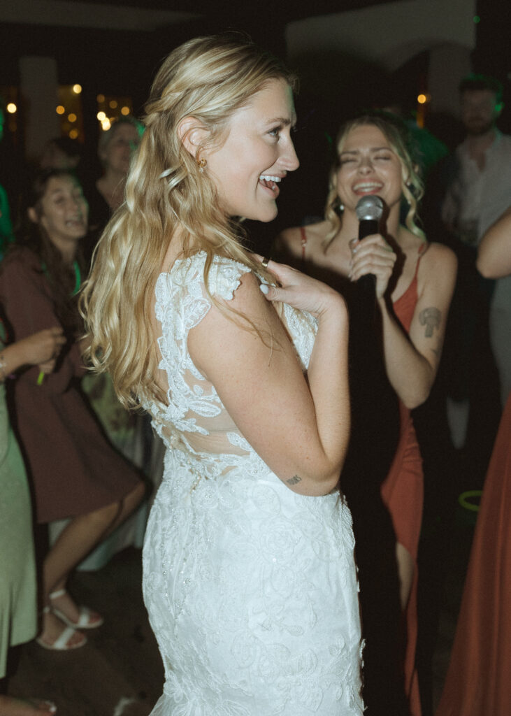 bride dancing at the Villa Parker 