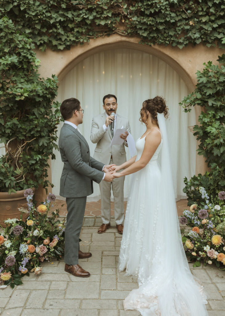 bride and groom having their wedding ceremony at Tlaquepague