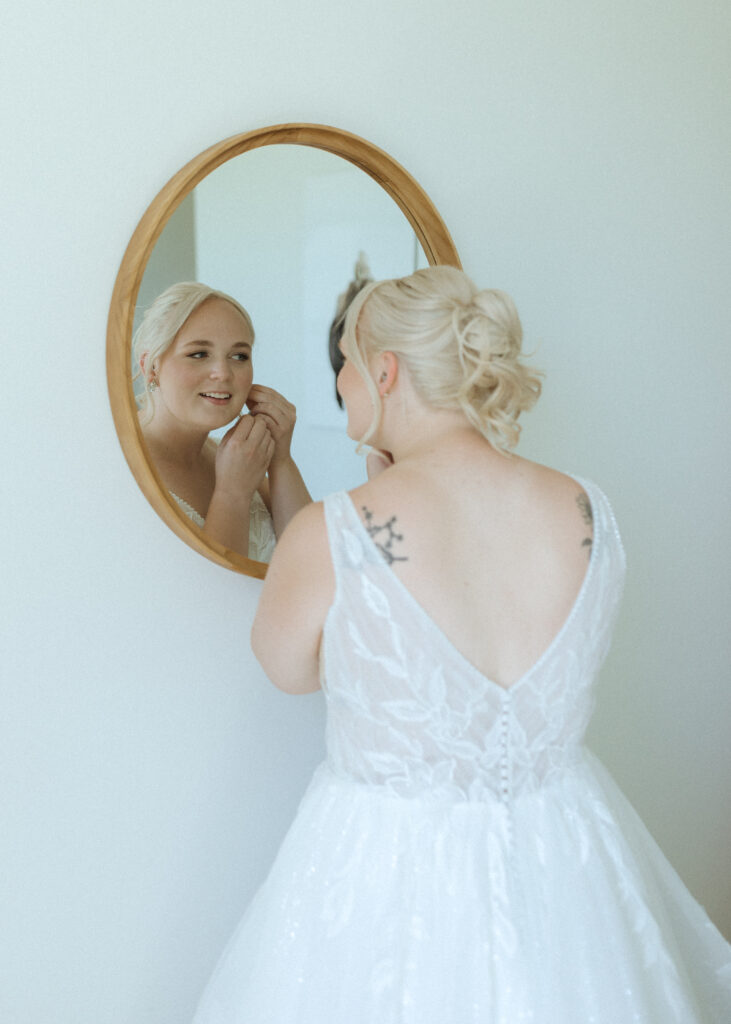 bride getting ready for her mountain view turnout wedding